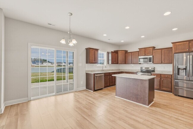 Building Photo - 5 bedroom waterfront property