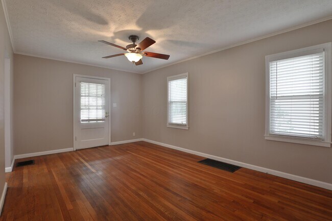 Building Photo - 2725 Allegheny Ave