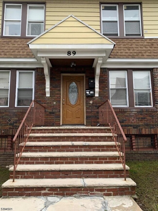 Primary Photo - 89 W Allen St