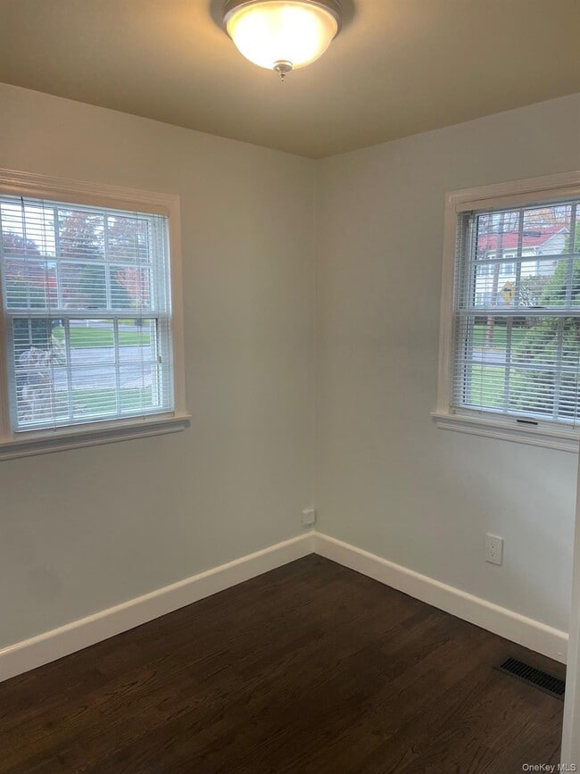 Building Photo - 46 Weston St