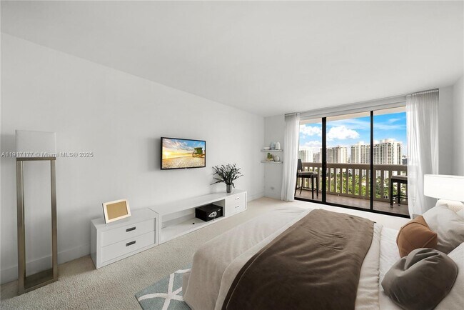 Building Photo - 1000 W Island Blvd