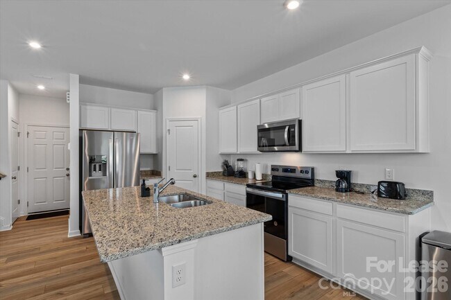 Building Photo - 502 Amhurst St SW