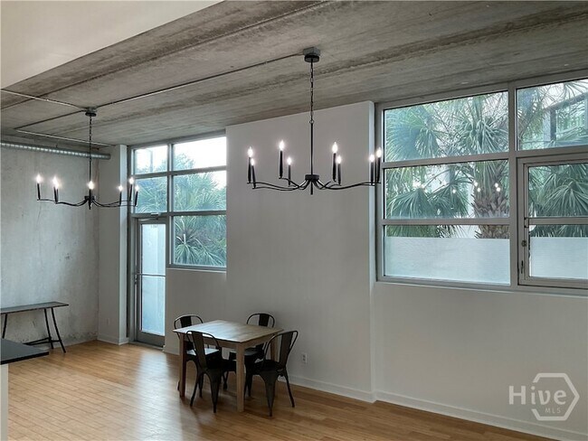 Building Photo - 545 Berrien St