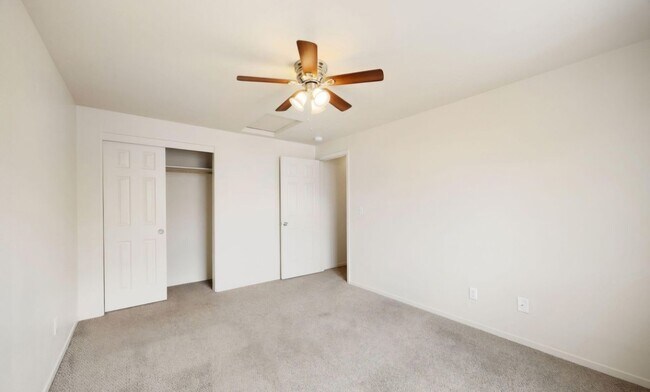 Building Photo - 4036 Village Dr
