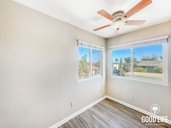 Building Photo - Inviting 1BD/1BA Upper-Level Condo in Golden Hill with Laundry On-Site & Reserved Parking