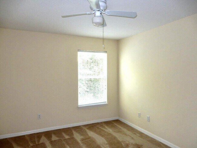 Building Photo - Nice 4/2.5 Two Story Home in Bakers Crossing