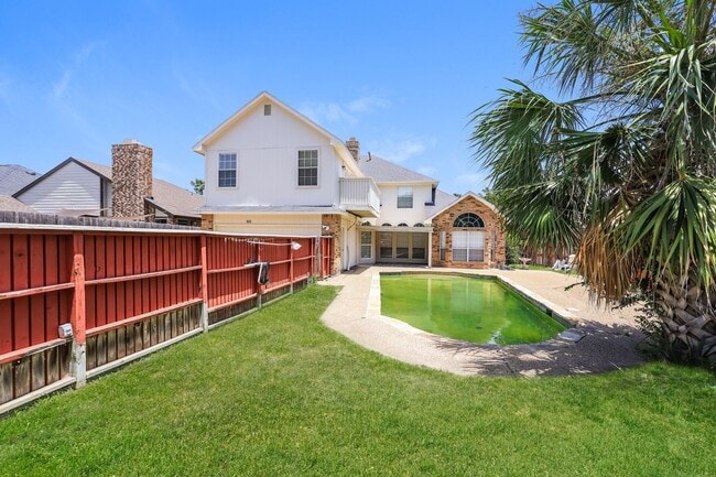 Building Photo - 5BR/2.5BA | Newly Renovated Single Family Home | Great Front and backyard | Private Pool!