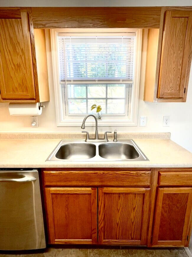 Building Photo - 1005 Gordon Woods Rd