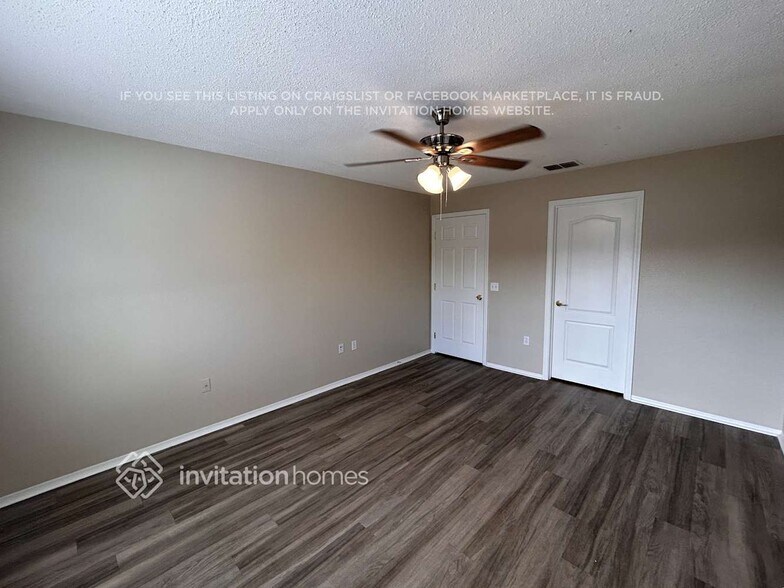 Building Photo - 122 Oak Run Dr