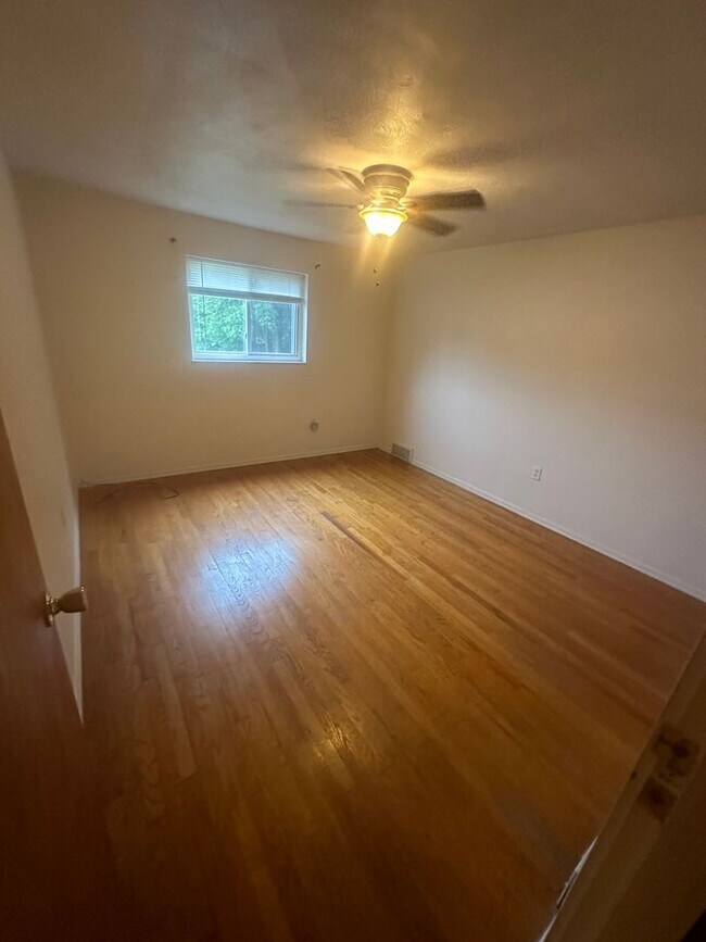 Building Photo - wpop632