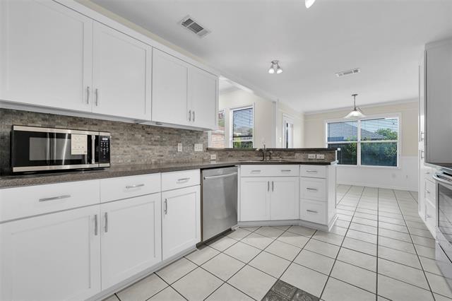 Building Photo - 3115 Creekside Dr