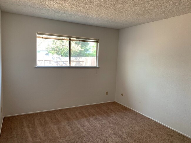 Building Photo - 8969 El Oro Plaza Dr
