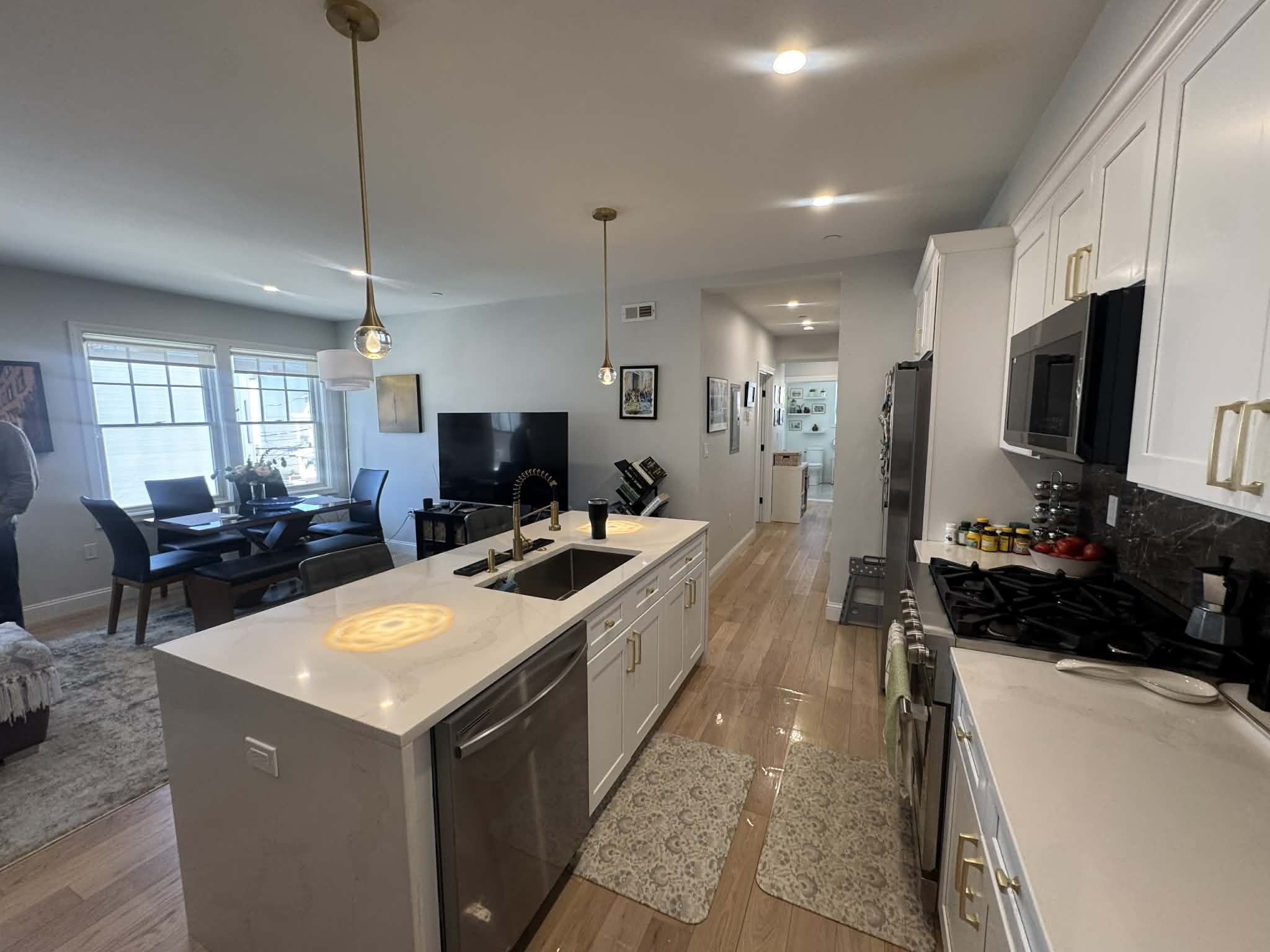 Building Photo - 137 Falcon St