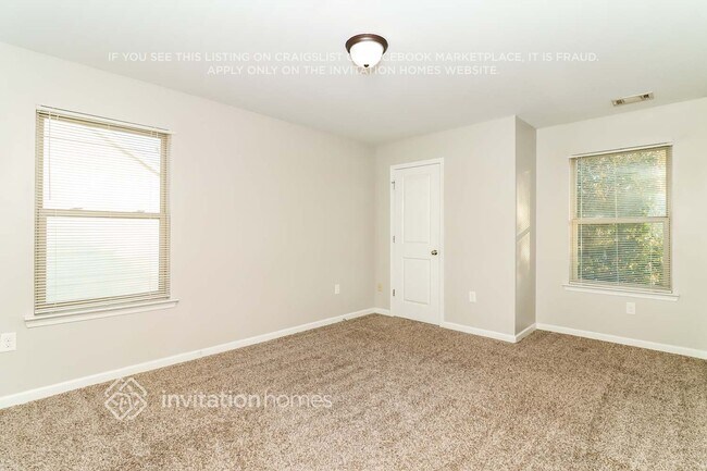 Building Photo - 3165 Franklin St