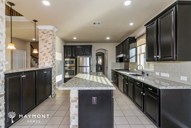 Building Photo - 25989 N Kings Mill Ln