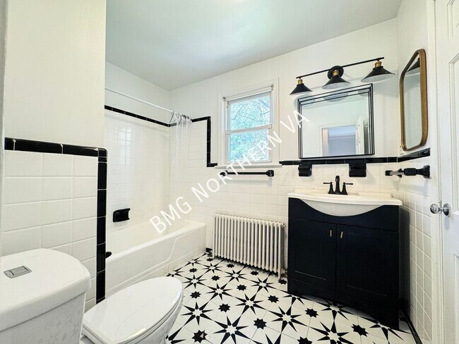 Building Photo - 6600 Braddock Rd