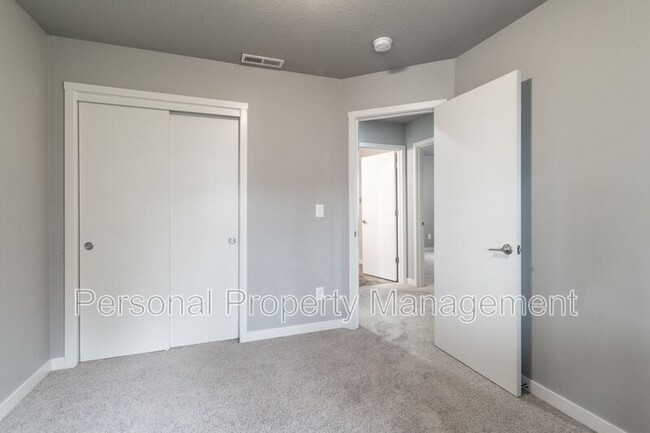 Building Photo - 3529 NE 61st Way