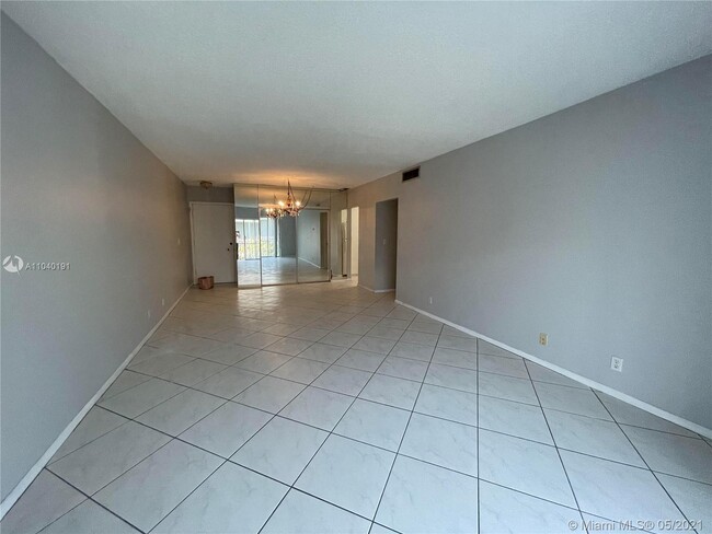 Building Photo - 2180 NE 67th St