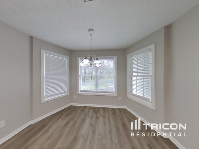 Building Photo - 1512 Riverglen Dr