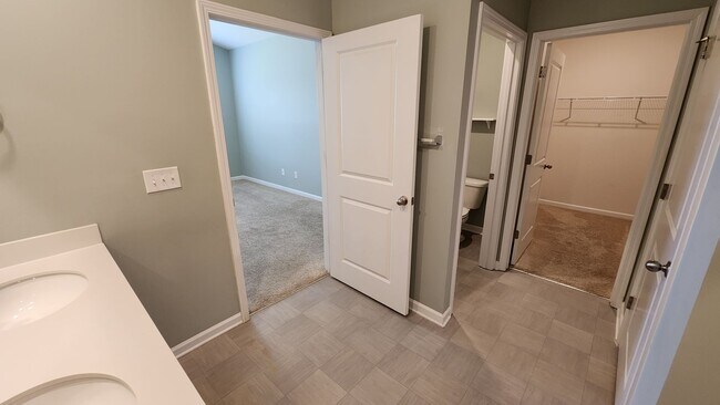 Building Photo - Simpsonville - Howards Park - One Level 4B...