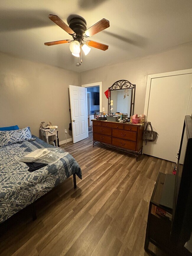 Building Photo - 117-119 Portland St-119-1