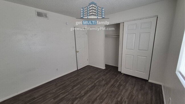 Building Photo - 334 N McQueen Rd