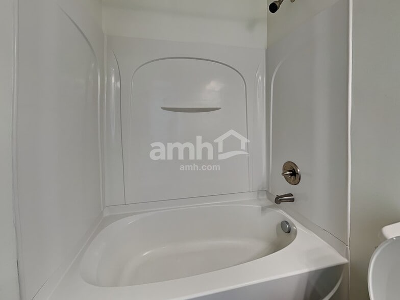 Building Photo - 10718 Anna Ln