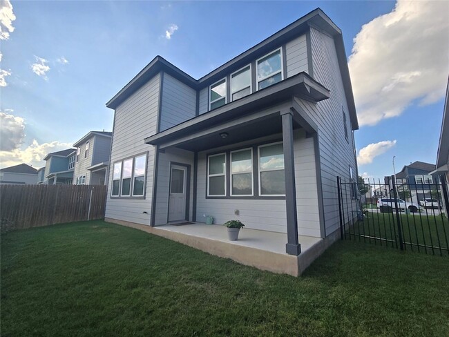 Building Photo - 2913 St Regis Dr