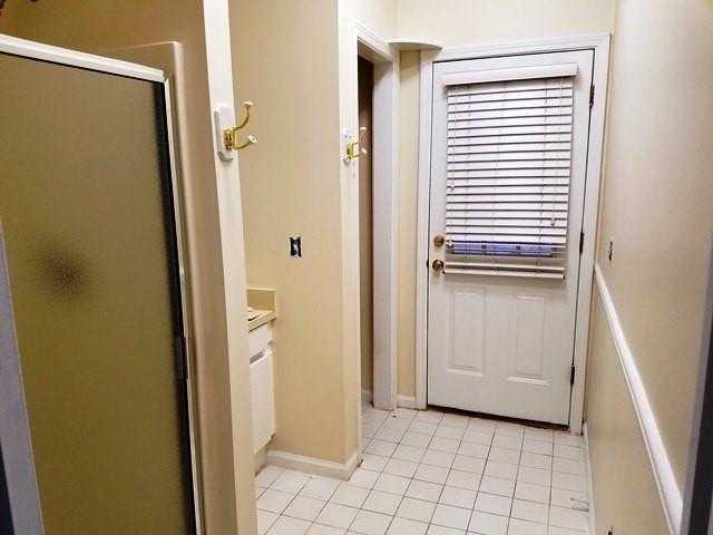 Building Photo - 6000 Carlow Ct SE