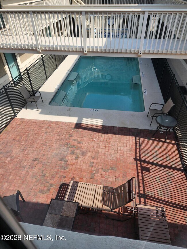 Building Photo - 222 14th Ave N