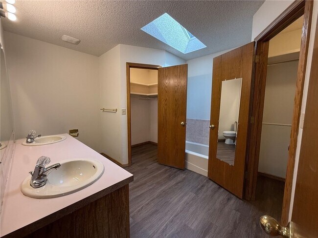 Building Photo - 2972 N John Wayne Dr
