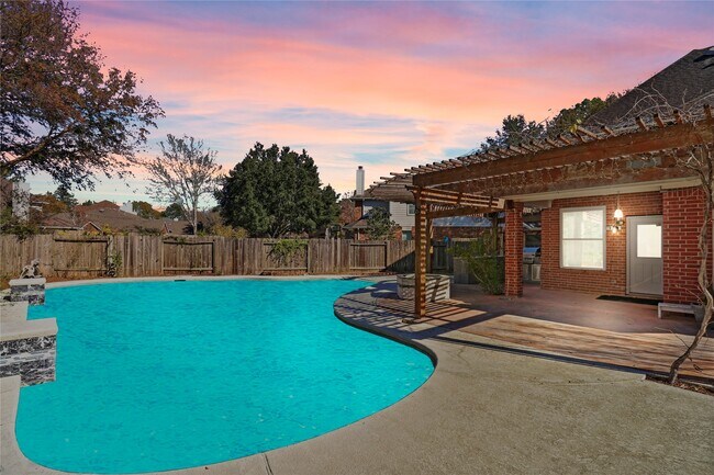 Building Photo - 20510 Pioneer Bend Ct