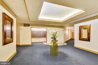 Building Photo - 11500 Fairway Dr