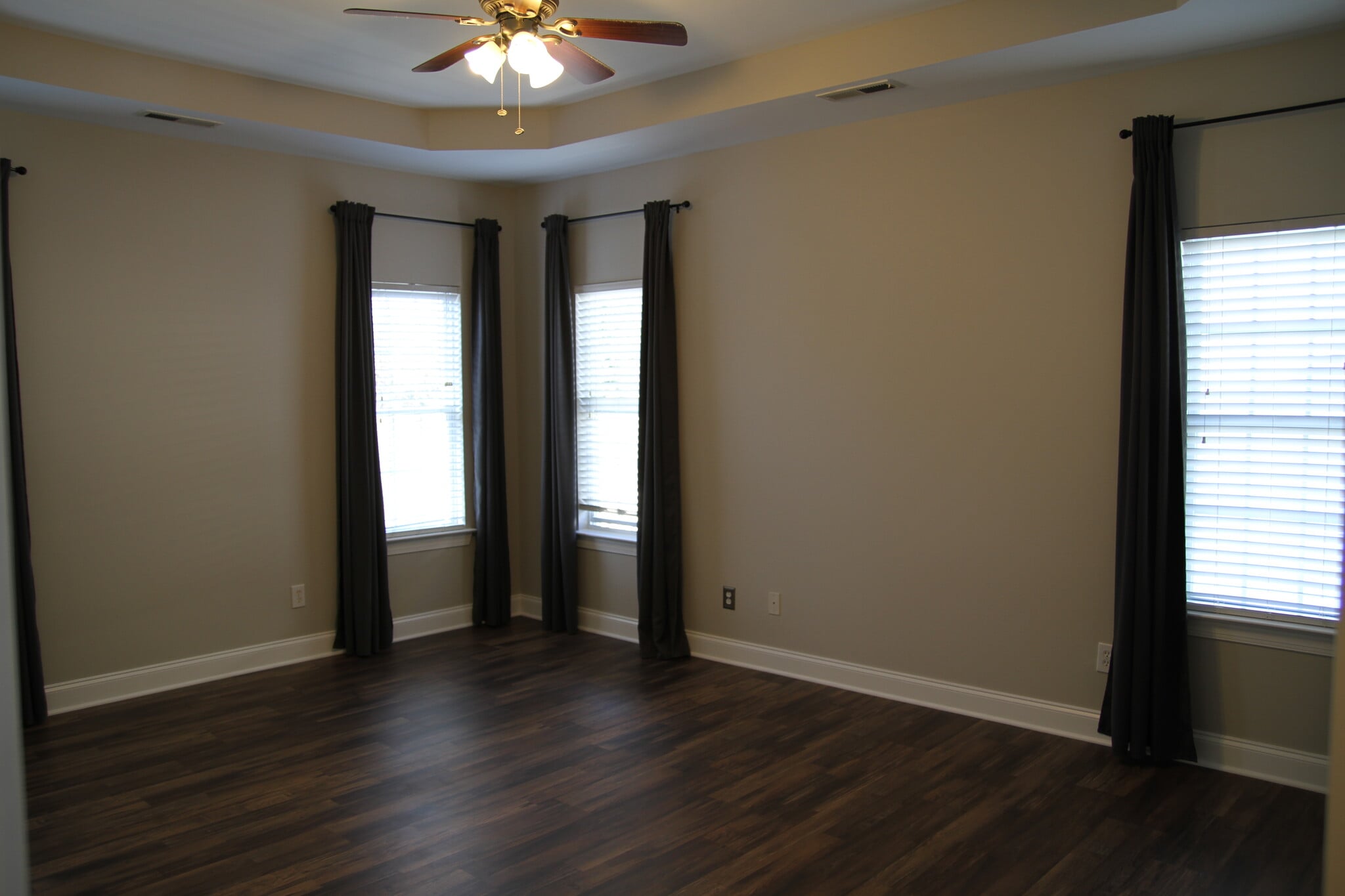 Master bedroom 1 - 10423 Alvarado Way