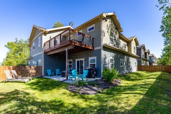 Primary Photo - Beautiful & centrally located Whitefish Home