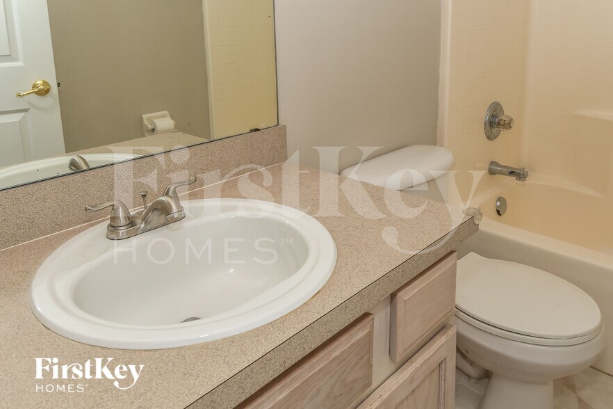 Building Photo - 12658 Holly Springs Ct