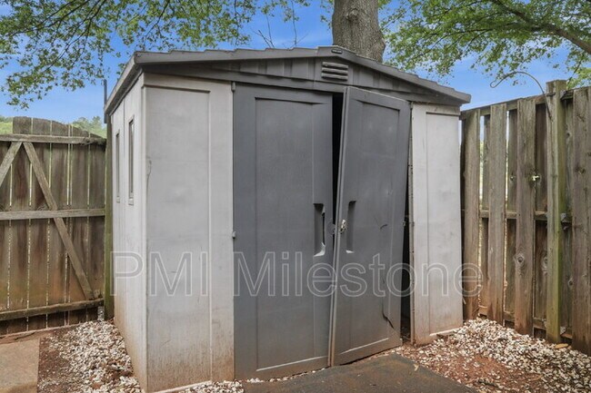 Building Photo - 6581 Ewald Ct