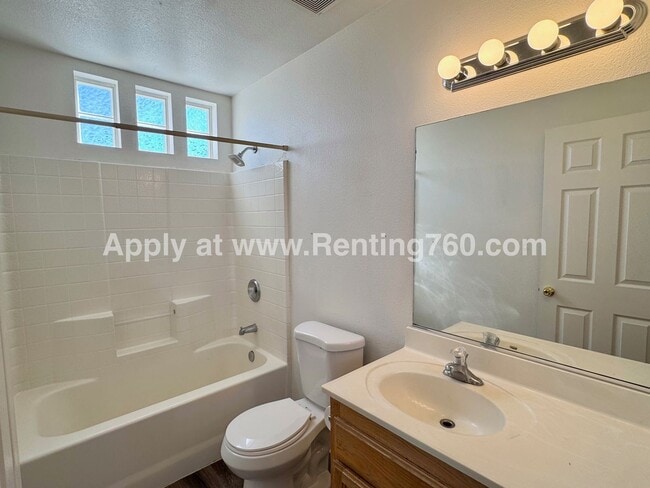 Building Photo - 3 Bed 2 Bath Home In Copper Hills!