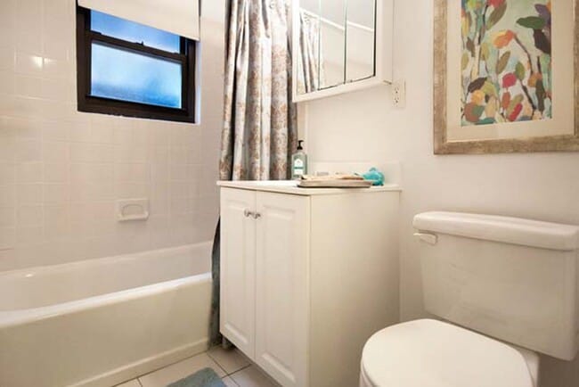 Building Photo - 1 bed/1 bath in Brookline