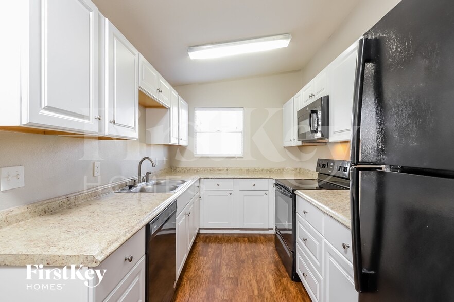 Building Photo - 6127 Bright Valley Dr