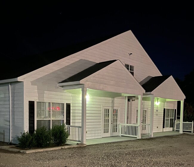 Building Photo - 20892 Cochran Rd