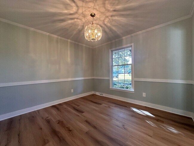 Building Photo - Home on High Tide