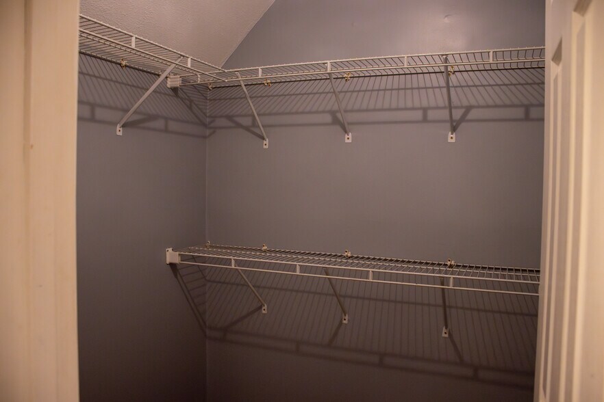 Building Photo - 938 Bradley Bell Dr