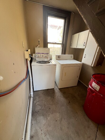 Building Photo - 394 Nevada St