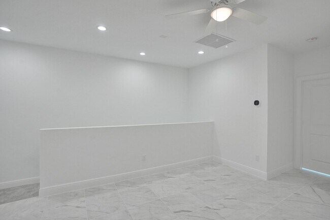 Building Photo - Gorgeous Brand New 3 Bedroom 2 Bath (2-story) Townhouse in Deerfield Beach