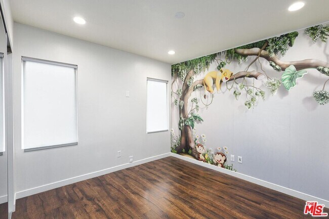 Building Photo - 23018 Leonora Dr