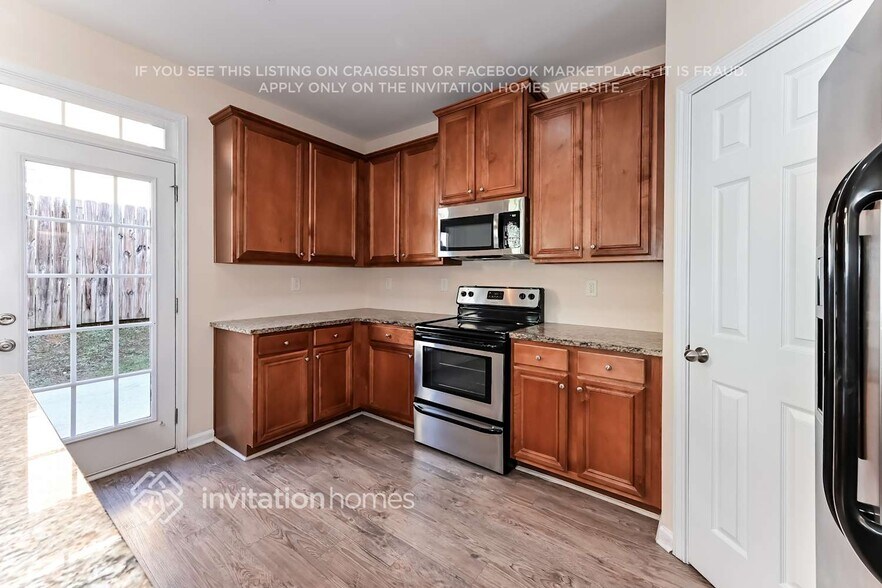 Building Photo - 5519 Chatham Cir NW