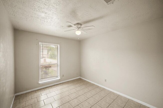 Building Photo - 21122 Southern Colony Ct