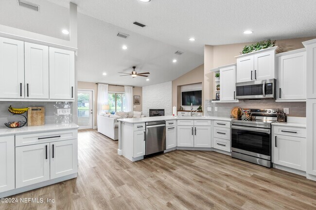 Building Photo - 1587 Shelter Cove Dr