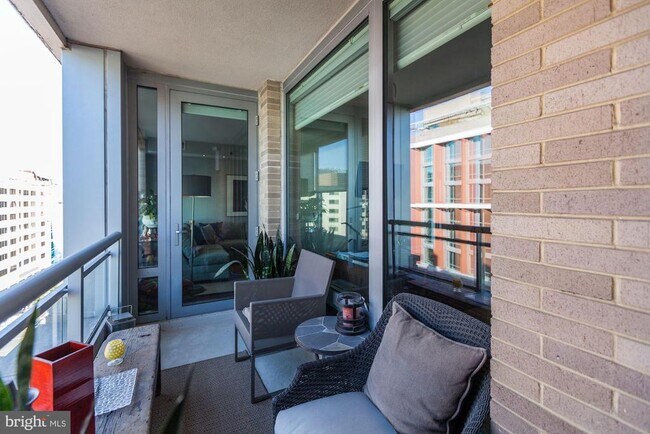 Building Photo - 1155 23rd St NW